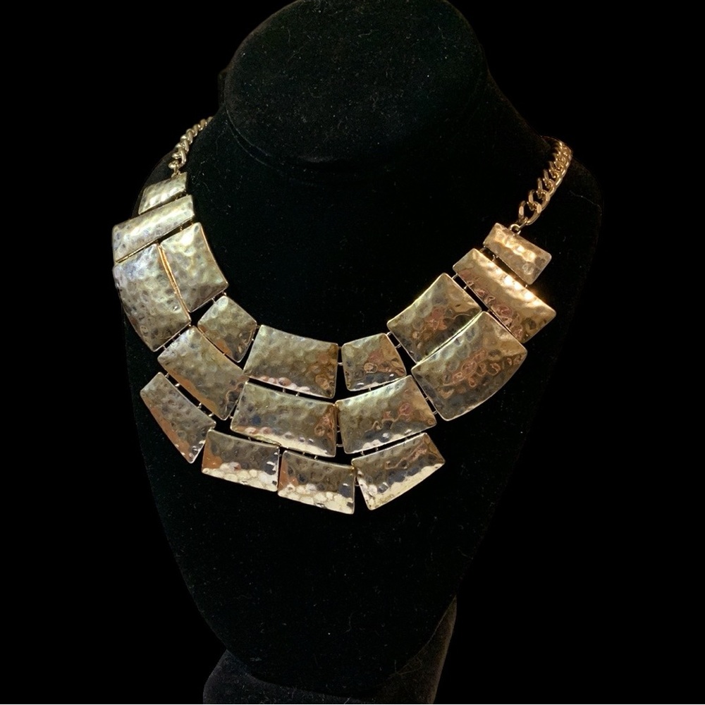 💠 Modernist Hammered Metal Necklace